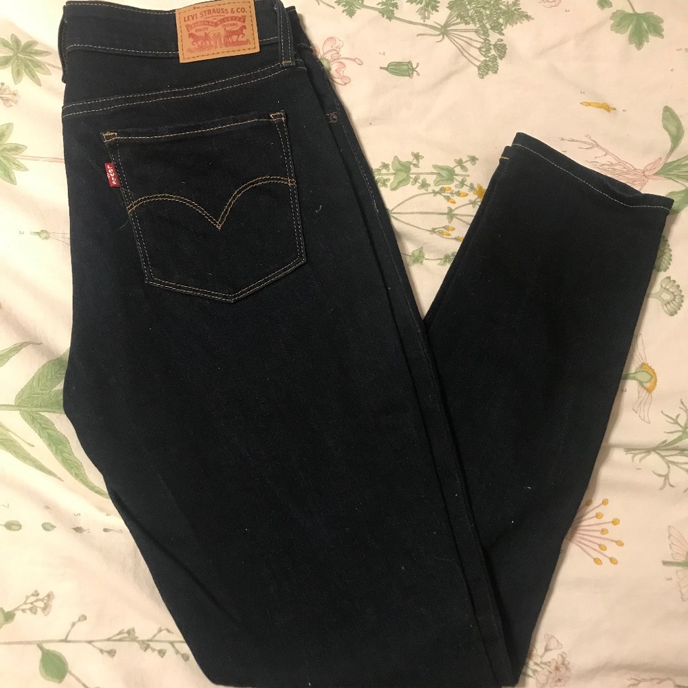 Levi Strauss 711 Skinny Size 30 Dark Wash